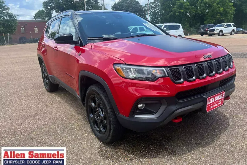 2023 Jeep Compass Trailhawk photo 1