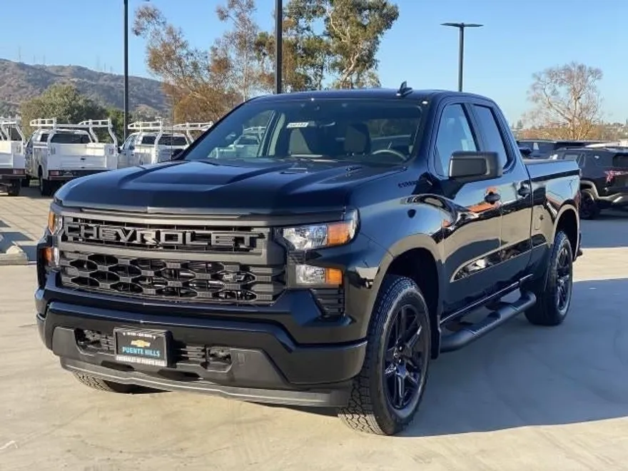 2026 Chevrolet Silverado 1500 Custom photo 1