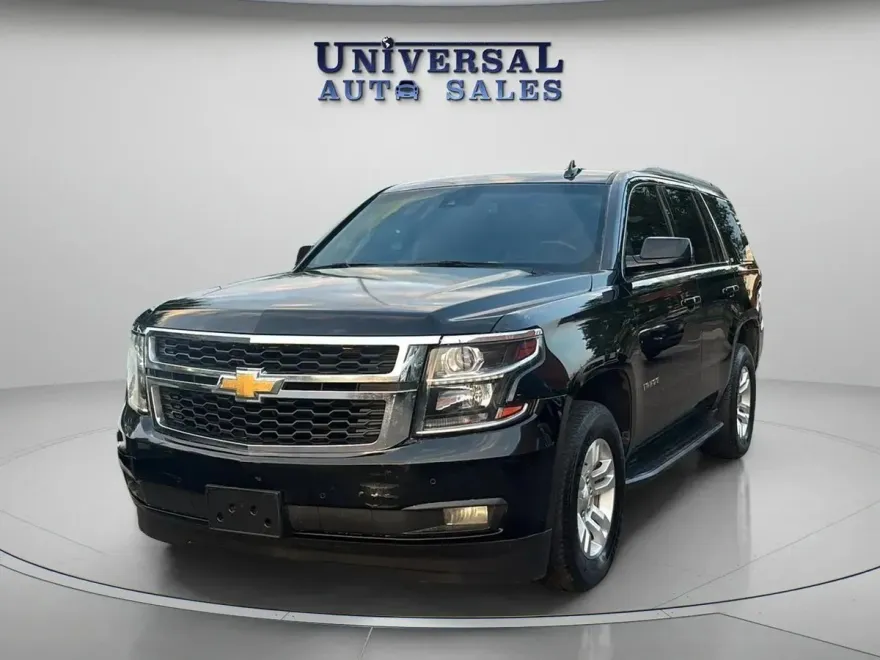 2017 Chevrolet Tahoe LT photo 1