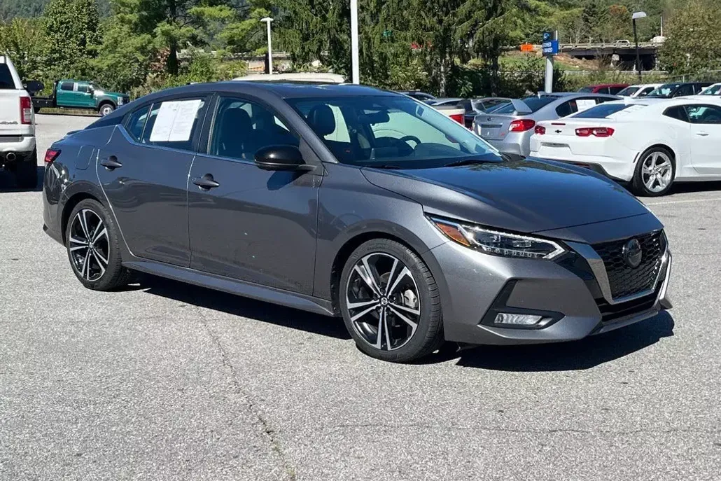 2023 Nissan Sentra SR photo 1
