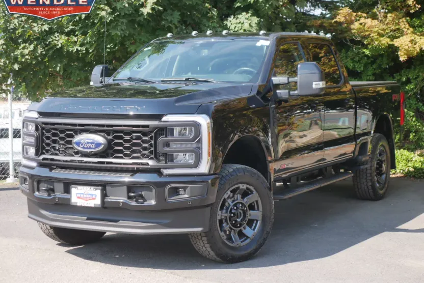 2023 Ford F-350 Lariat photo 1