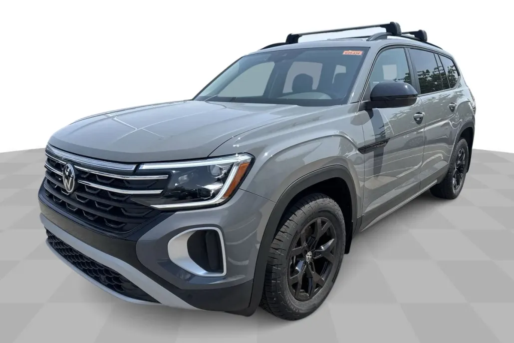 2025 Volkswagen Atlas Peak Edition SE photo 1