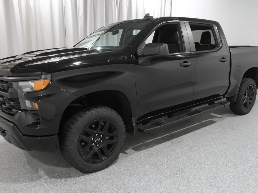 2022 Chevrolet Silverado 1500 Custom Trail Boss photo 1
