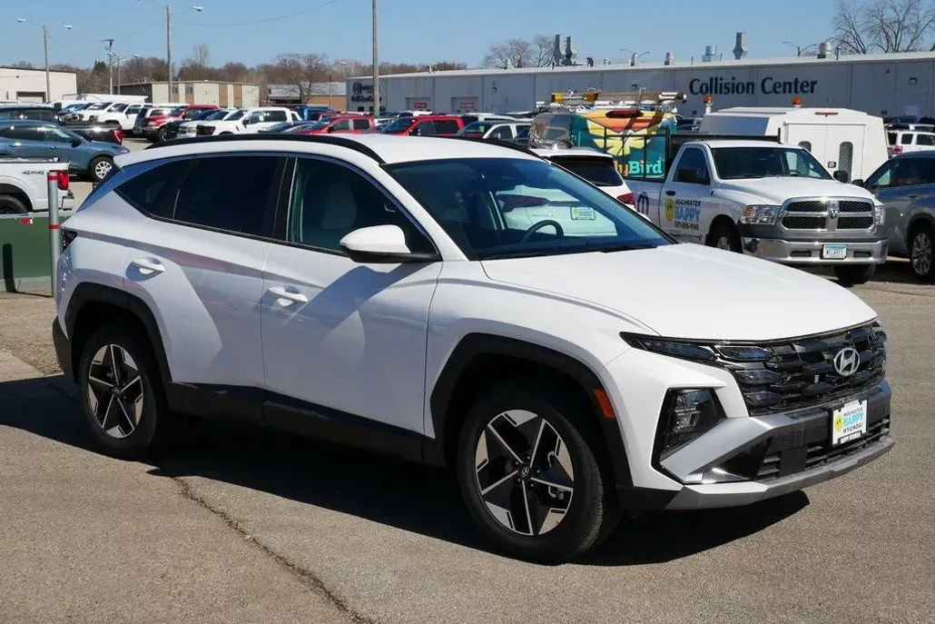 2025 Hyundai Tucson SEL photo 1