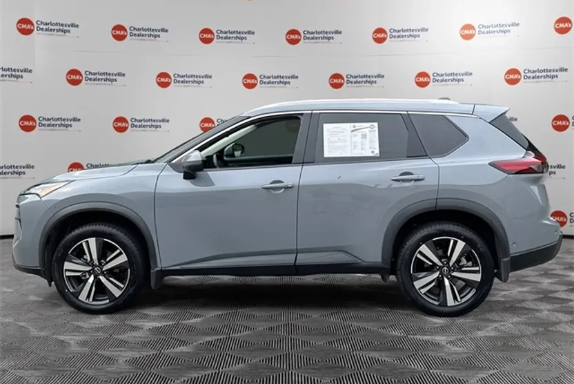 2024 Nissan Rogue SL photo 1