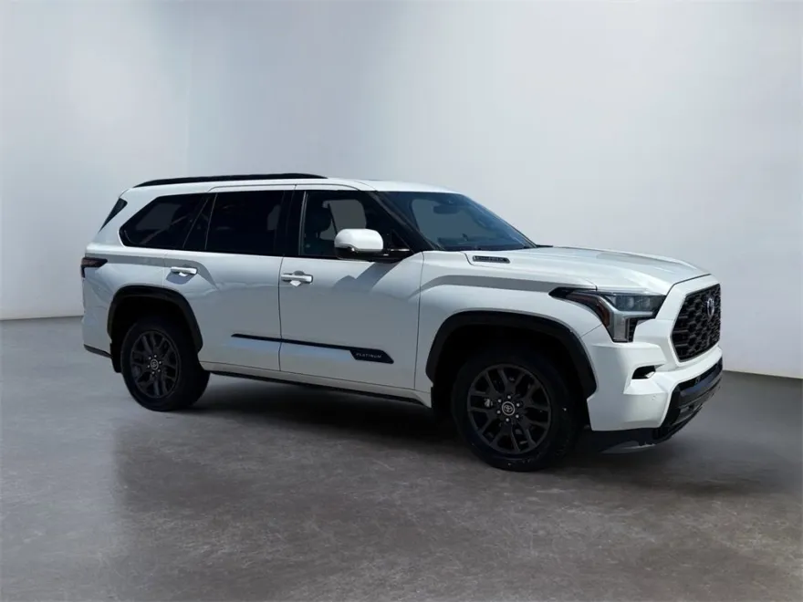 2023 Toyota Sequoia Platinum photo 1