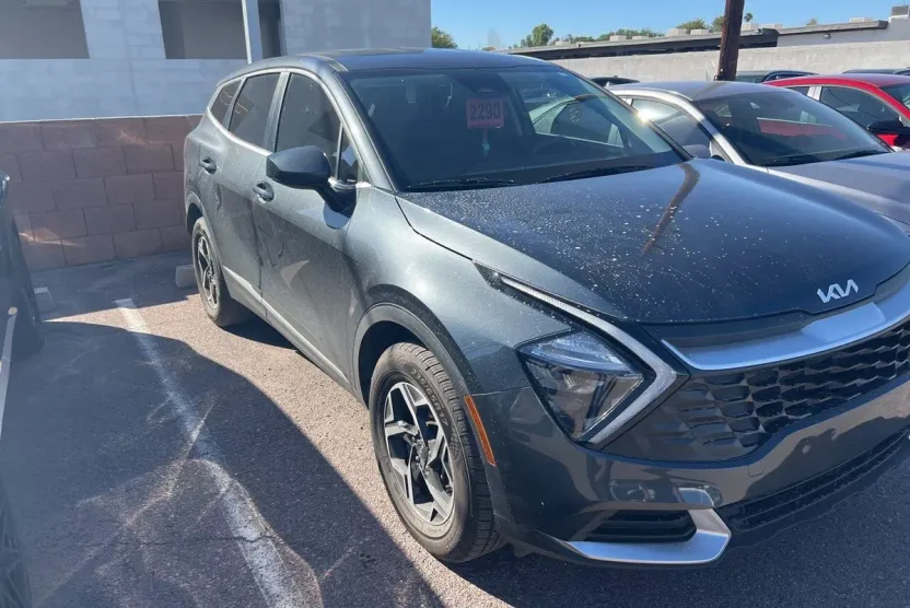 2023 Kia Sportage LX photo 1
