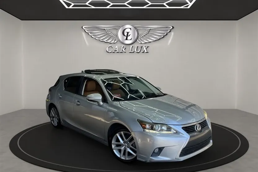 2014 Lexus CT 200h photo 1