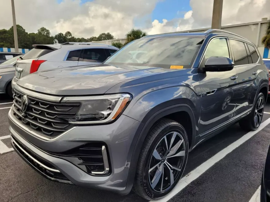 2024 Volkswagen Atlas SEL Premium R-Line photo 1