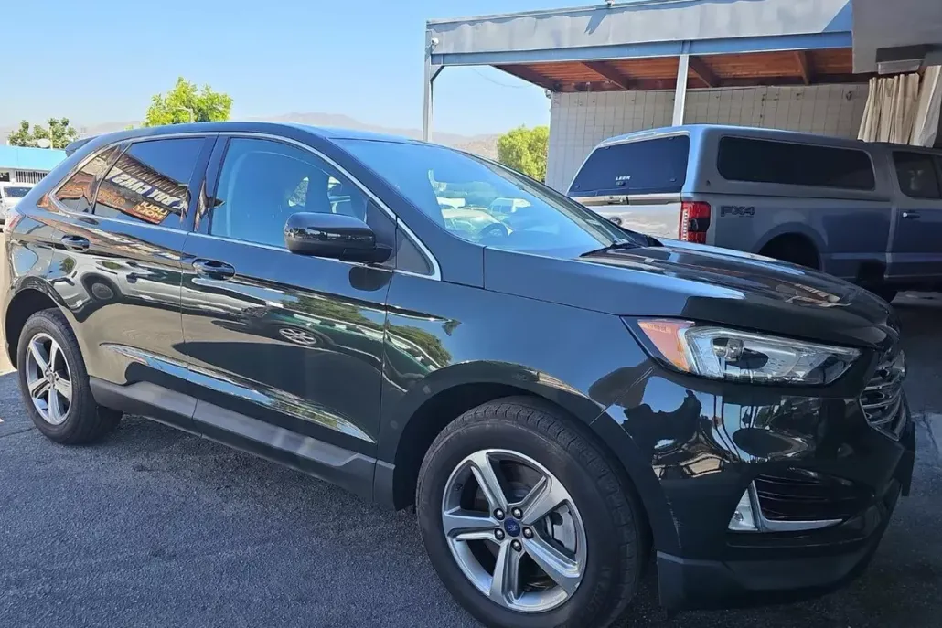 2022 Ford Edge SEL photo 1
