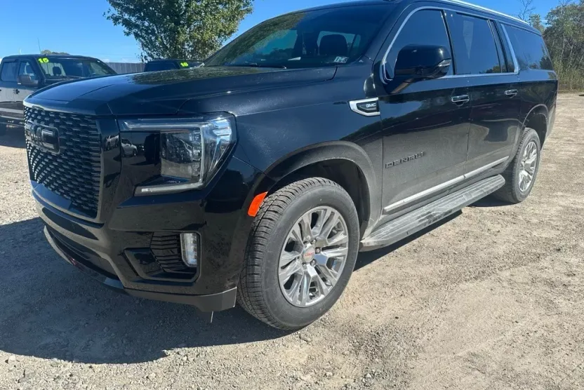 2021 Gmc Yukon XL Denali photo 1
