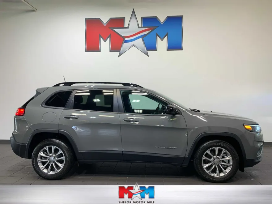 2022 Jeep Cherokee Latitude Lux photo 1
