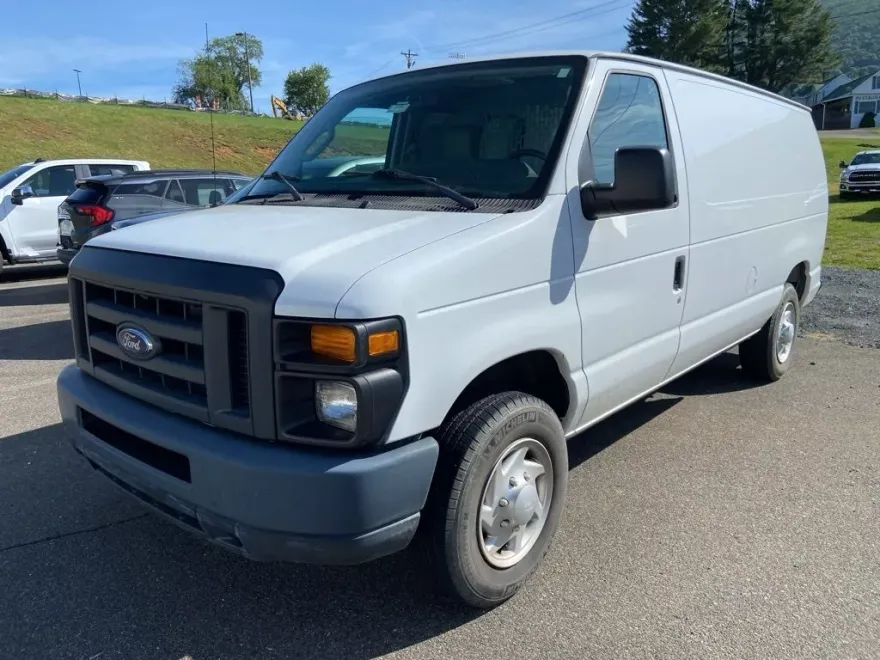 2014 Ford E-150 photo 1