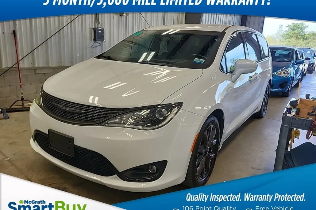 2018 Chrysler Pacifica Touring Plus photo 1
