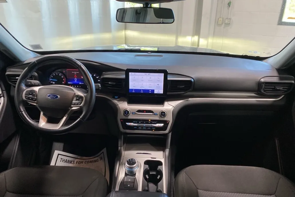 2022 Ford Explorer XLT photo 1
