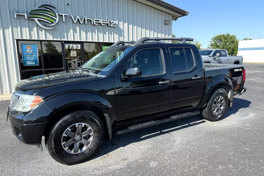 2018 Nissan Frontier PRO-4X photo 1