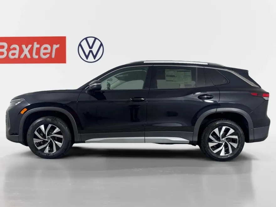 2025 Volkswagen Tiguan S photo 1