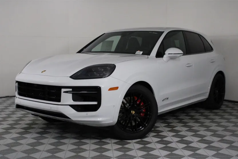 2026 Porsche Cayenne GTS photo 1