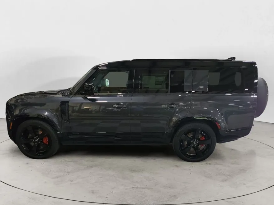 2024 Land Rover Defender 130 X photo 1
