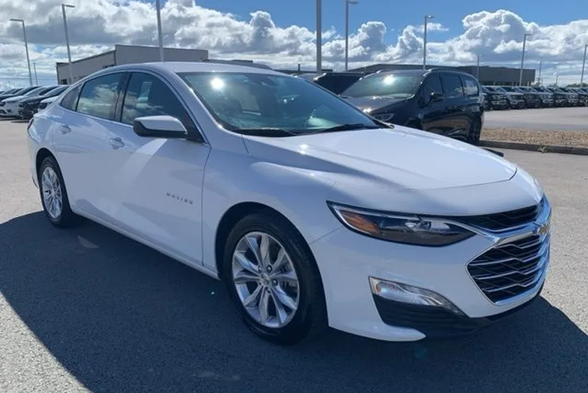 2023 Chevrolet Malibu 1LT photo 1