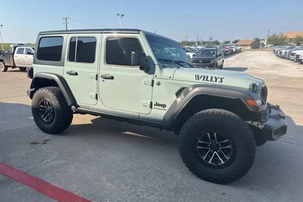 2024 Jeep Wrangler Willys photo 1