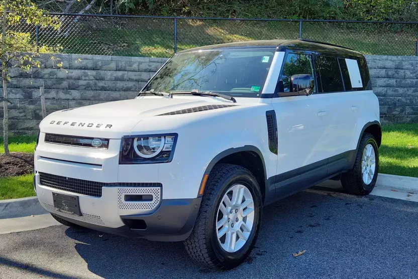 2023 Land Rover Defender 110 S photo 1