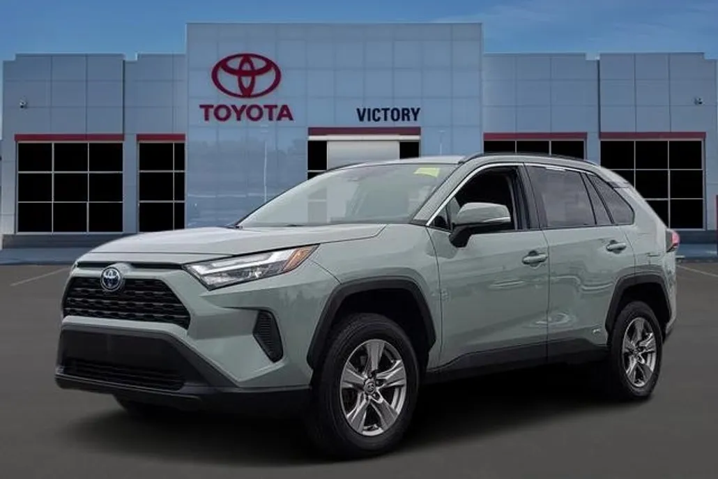 2022 Toyota RAV4 Hybrid XLE photo 1
