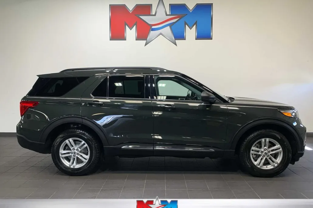 2022 Ford Explorer XLT photo 1