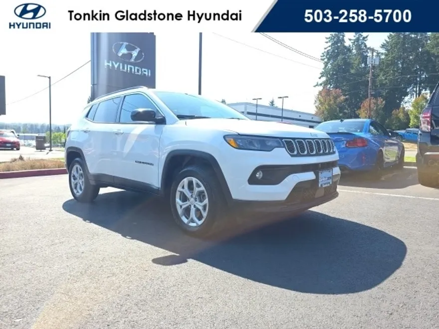 2024 Jeep Compass Latitude photo 1