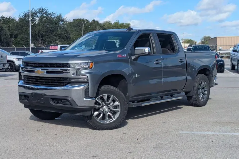 2020 Chevrolet Silverado 1500 LT photo 1