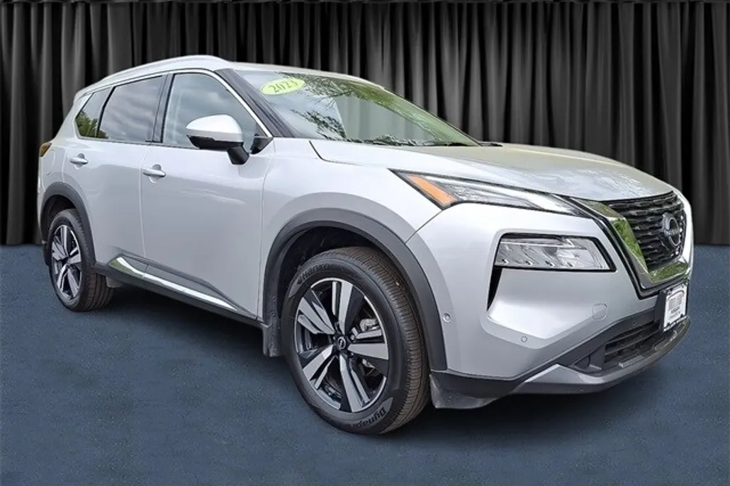 2023 Nissan Rogue SL photo 1