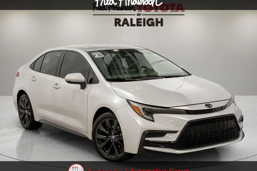 2023 Toyota Corolla SE photo 1