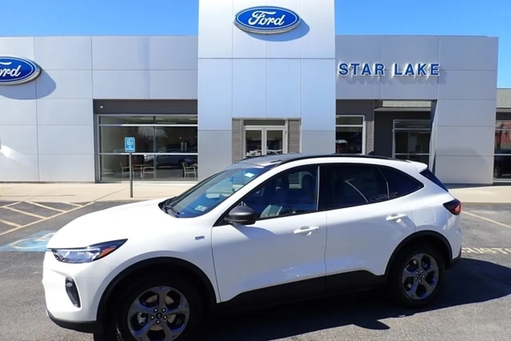 2026 Ford Escape ST-Line photo 1