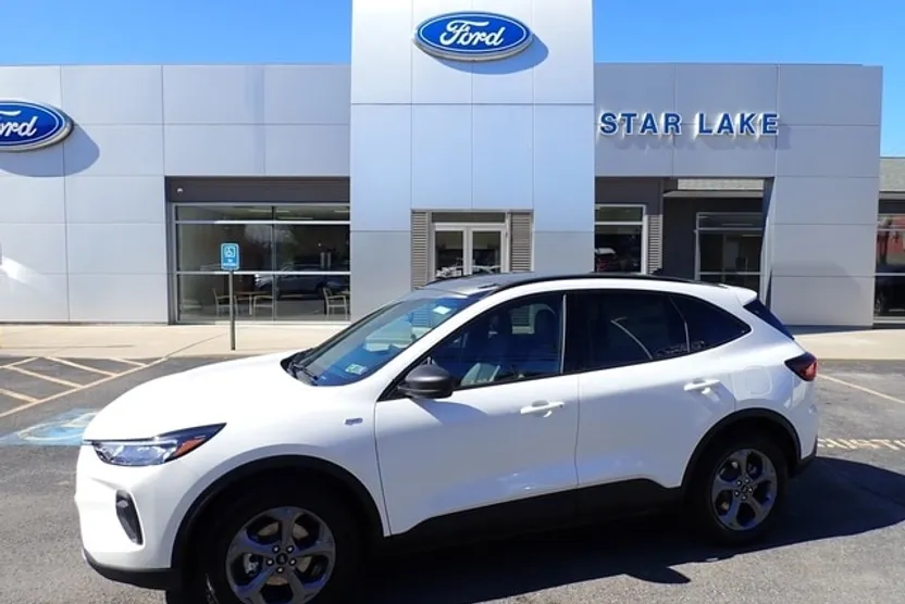 2026 Ford Escape ST-Line photo 1