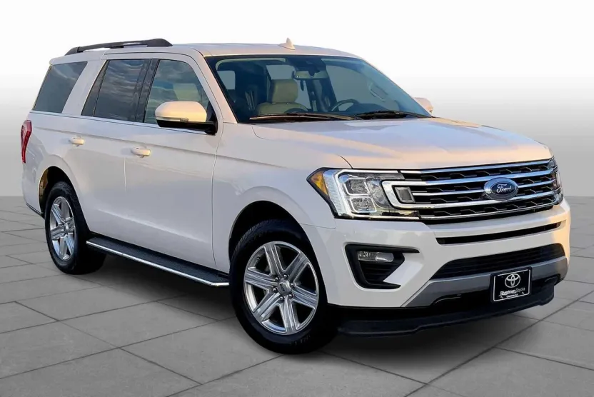 2019 Ford Expedition XLT photo 1