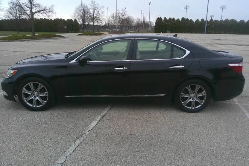 2007 Lexus LS 460 photo 1