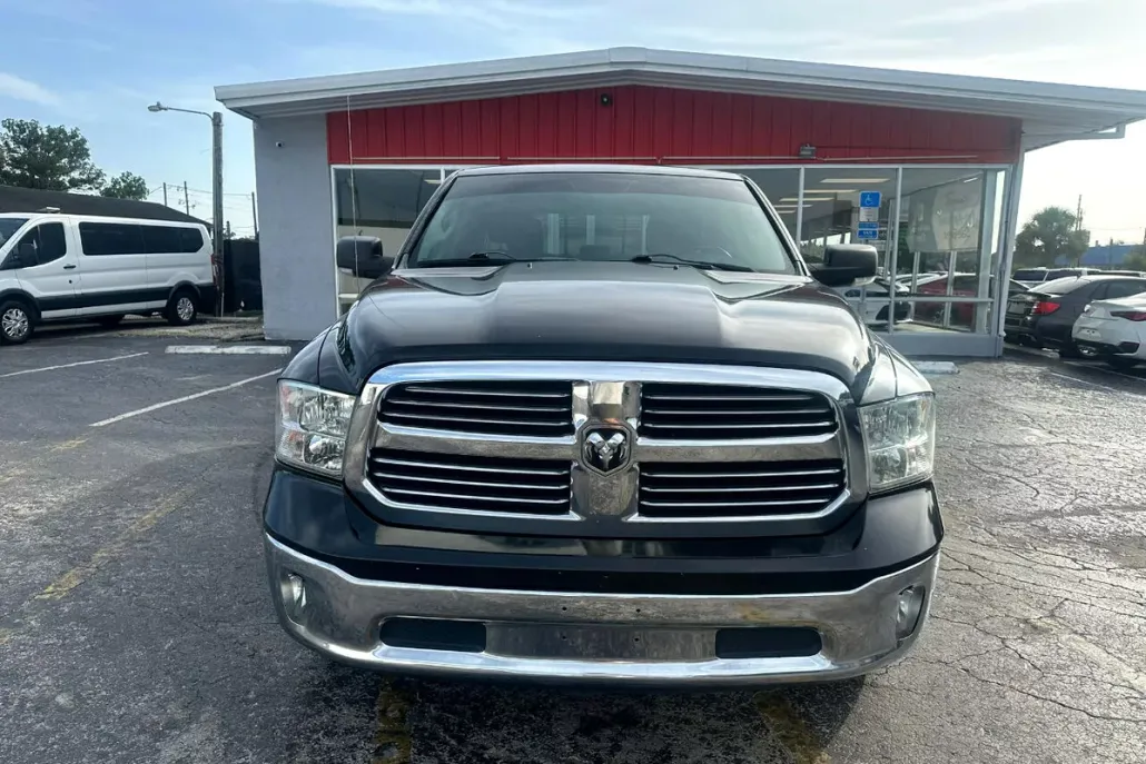 2015 Ram 1500 SLT photo 1