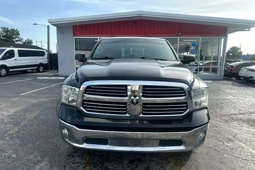 2015 Ram 1500 SLT photo 1