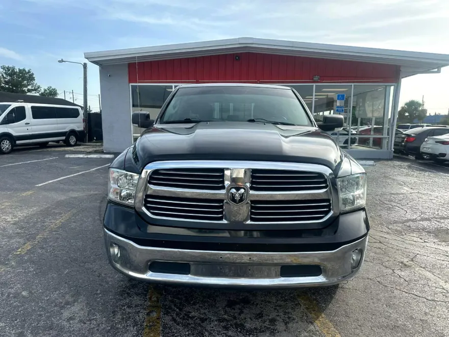 2015 Ram 1500 SLT photo 1