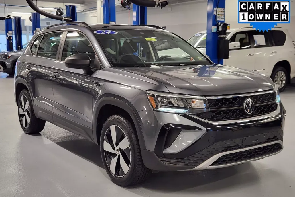 2024 Volkswagen Taos S photo 1