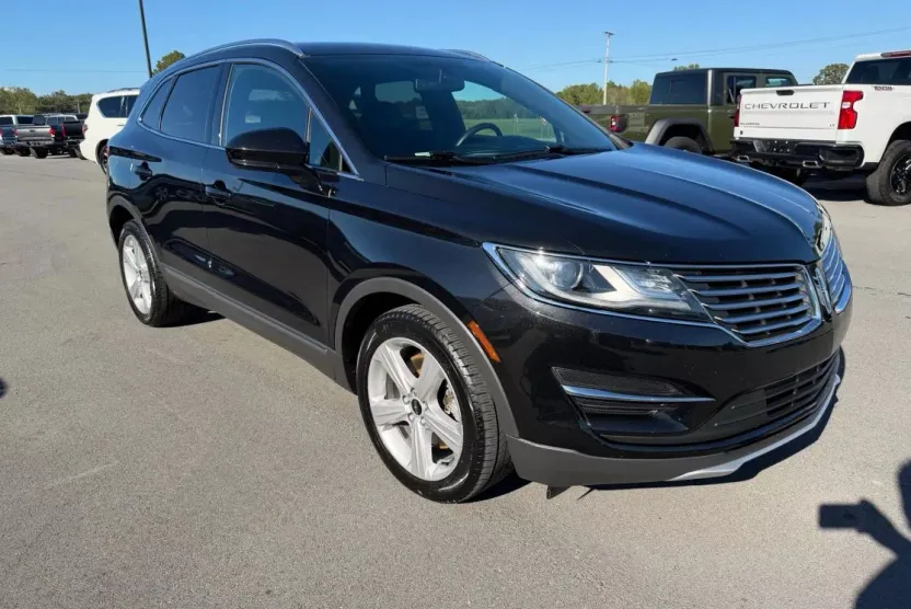 2015 Lincoln MKC Base photo 1