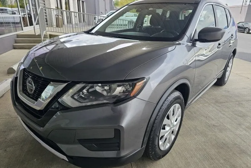 2020 Nissan Rogue S photo 1