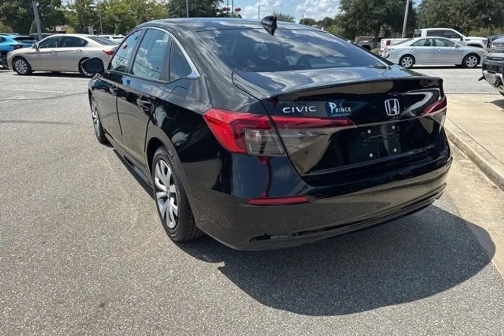 2022 Honda Civic LX photo 1