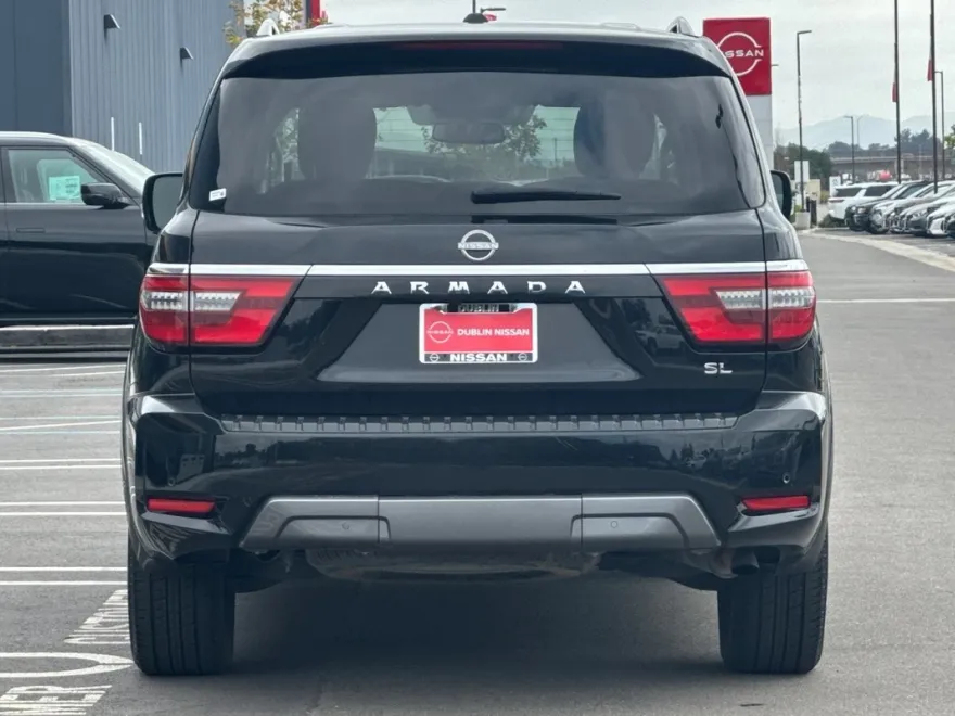 2023 Nissan Armada SL photo 5