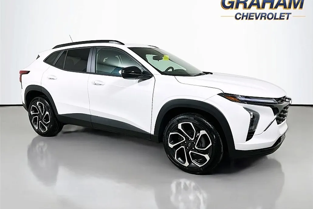 2025 Chevrolet Trax photo 1