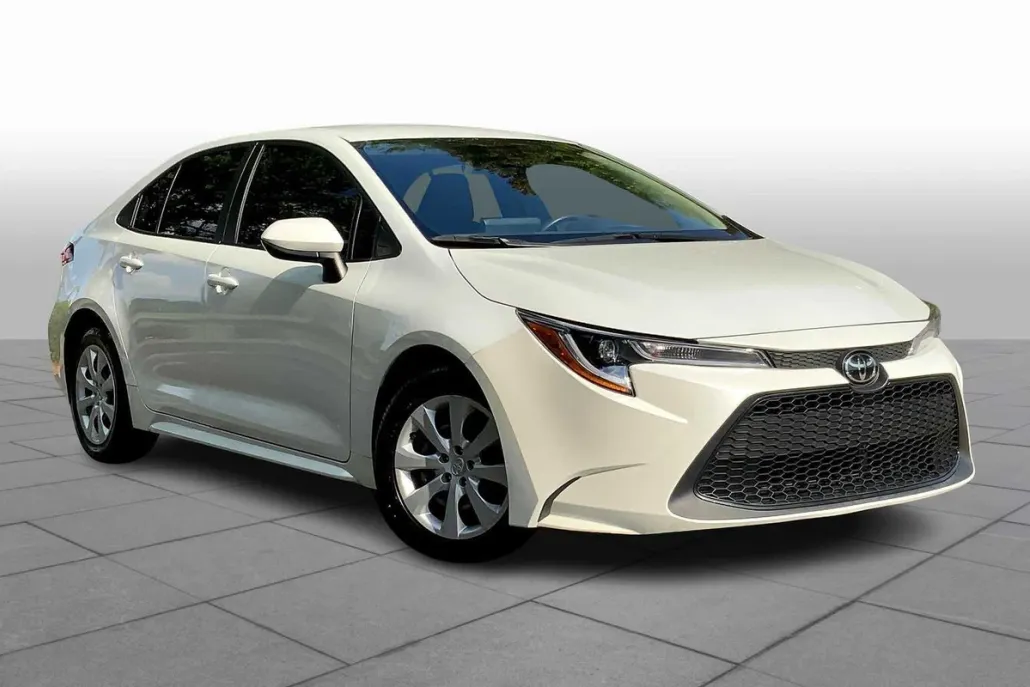 2022 Toyota Corolla LE photo 1