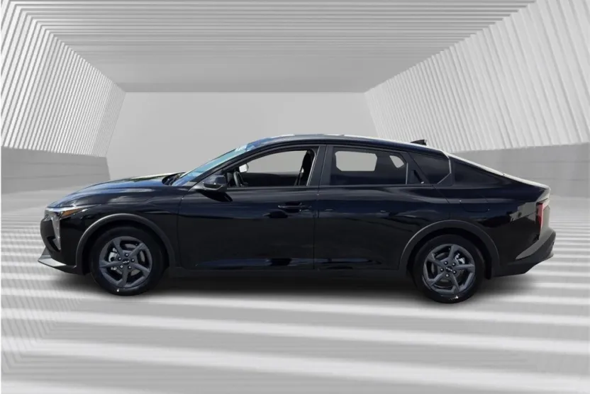 2025 Kia K4 LX photo 1