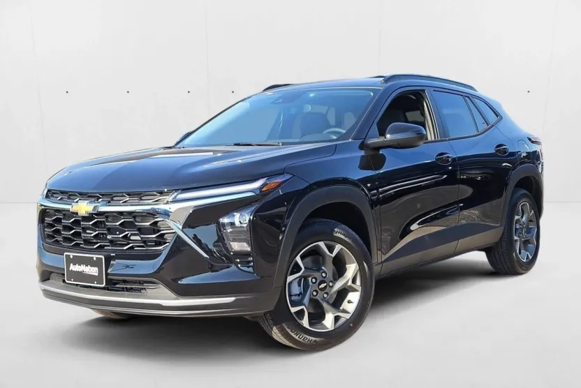 2025 Chevrolet Trax LT photo 1