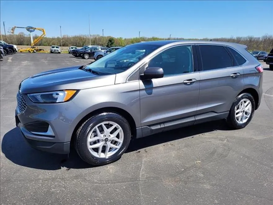 2024 Ford Edge SEL photo 1