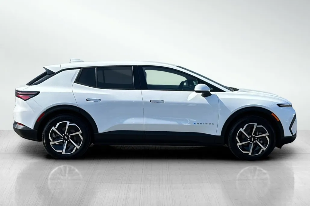 2025 Chevrolet Equinox EV 1LT photo 1